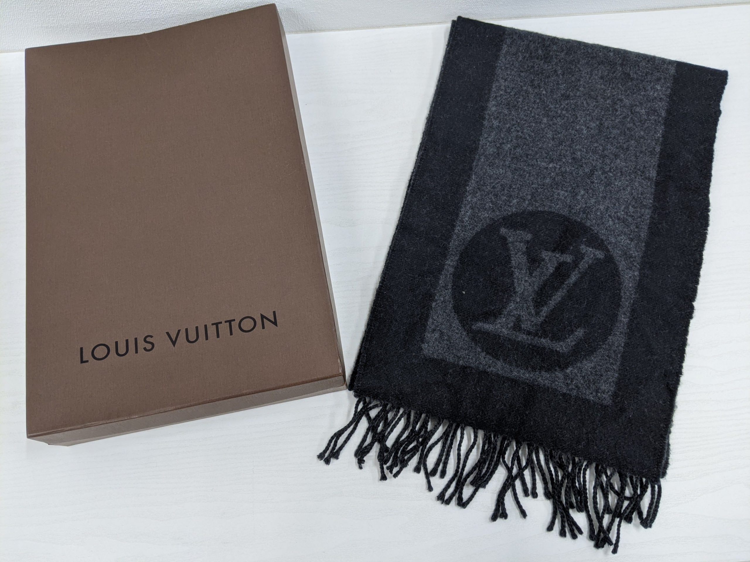 Louis Vuitton LV ルイヴィトン マフラー メンズ - 買取実績 | 【買取 ...