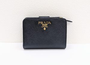 PRADA,プラダ,財布,二つ折り,ブランド,黒,高価買取,サフィアーノ