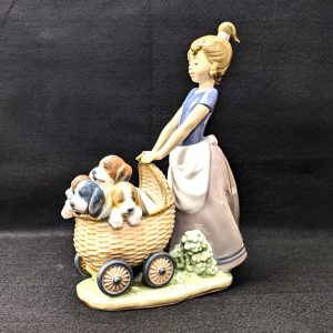 LLADRO リヤドロ,『仔犬たちとお散歩』