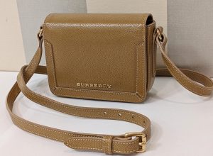 BURBERRY,バーバリー,ショルダーバッグ,肩掛け,鞄,カバン,レザー,キャメル,ブラウン系,ブランドバッグ